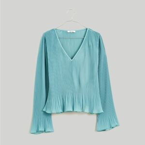 Pleated Flare-Sleeve Top, XS, comes with removable cami lining